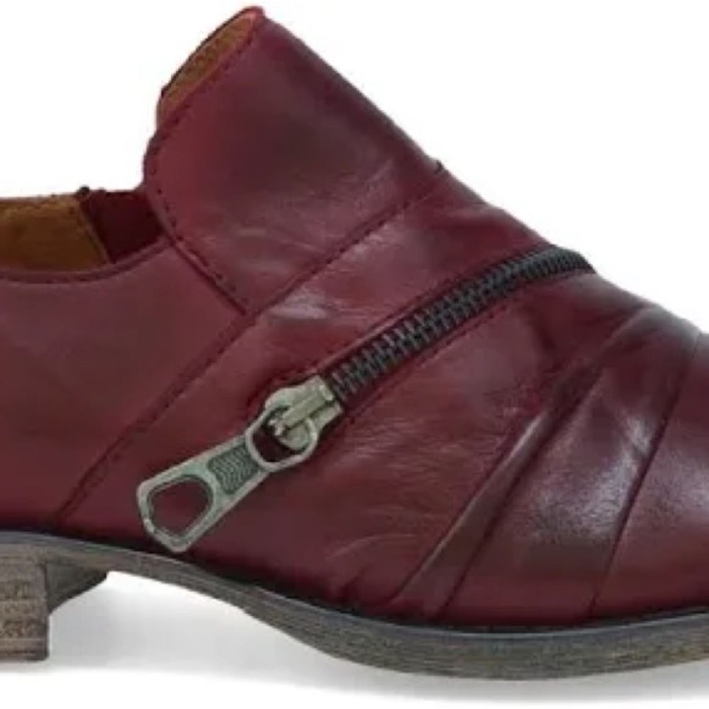 Miz Mooz Red Leather Flats with Zipper Detail